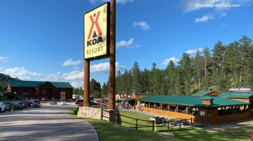 Mount-Rushmore-KOA-Resort-Glamping-Black-Hills Mount Rushmore KOA Resort - Black Hills Entrance