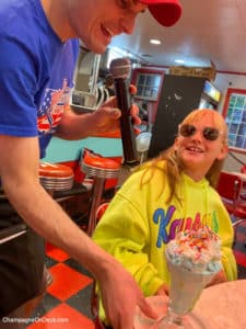 Things to Do in Branson Mels Kids eating ice cream in Branson